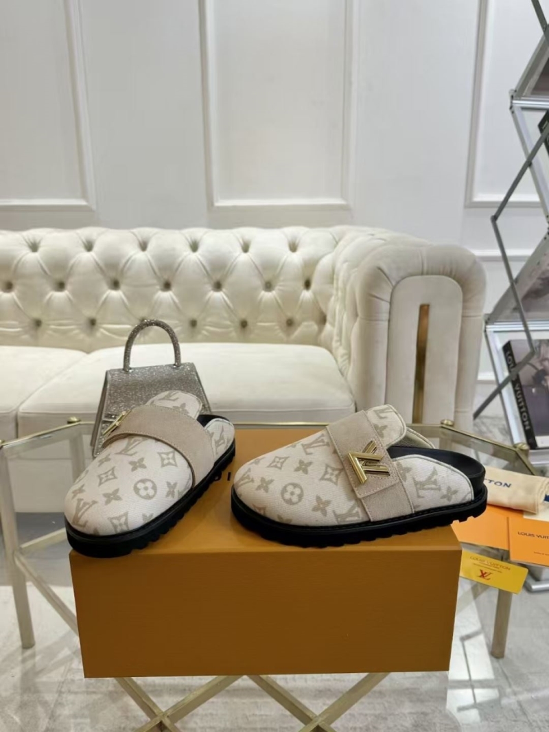 l0vis Vvtt0n slippers